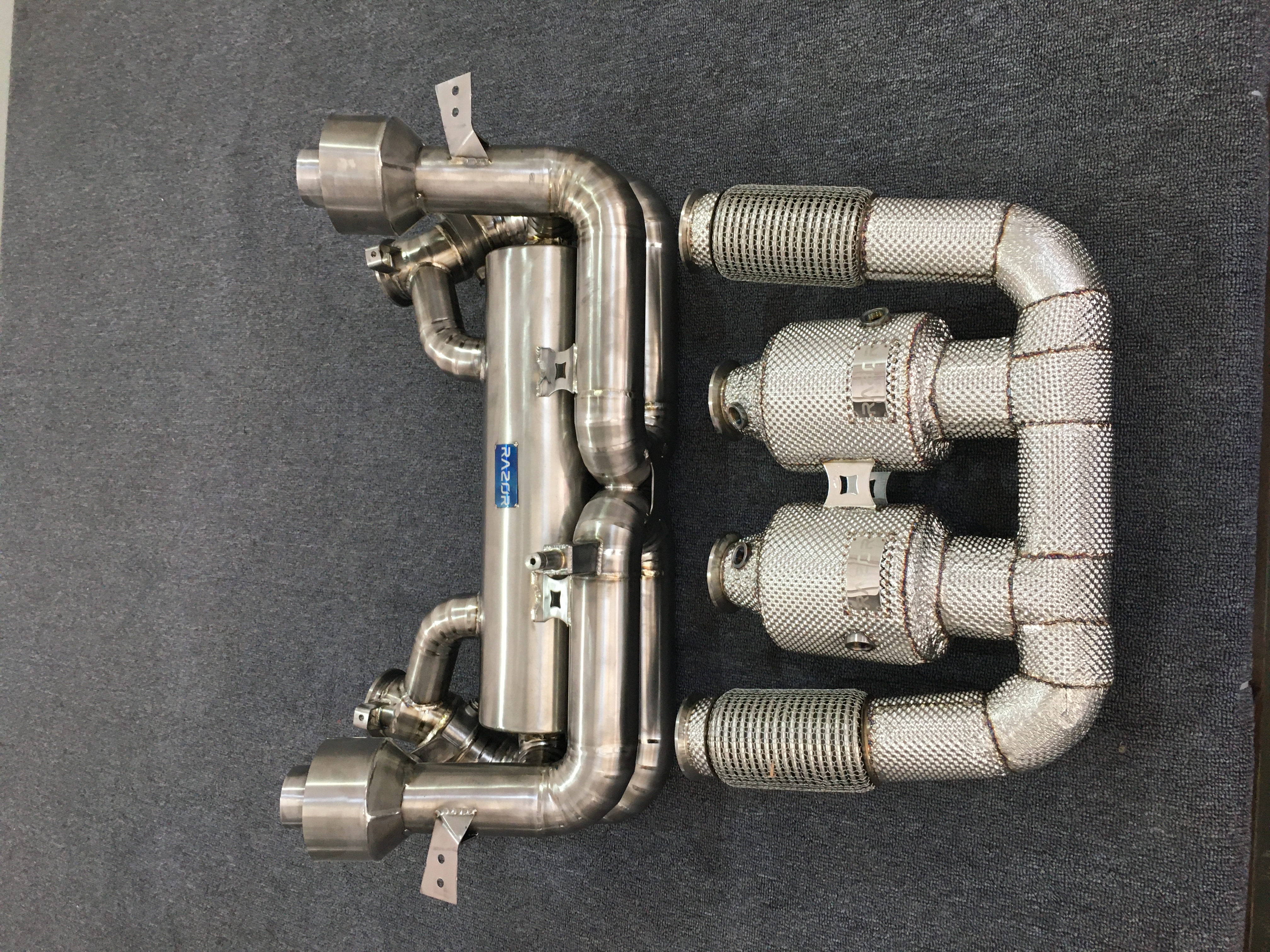 PORSCHE 918 SPYDER FULL TITANIUM RAZOR EXHAUST WITH CATLESS DOWNPIPES