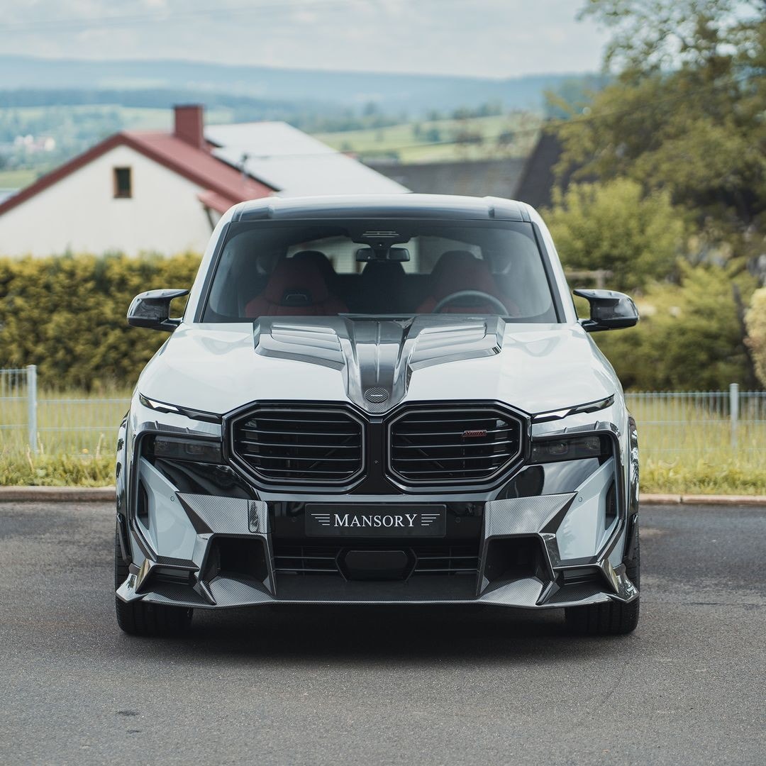 Mansory Modifies BMW XM With Bold Carbon Body Kit