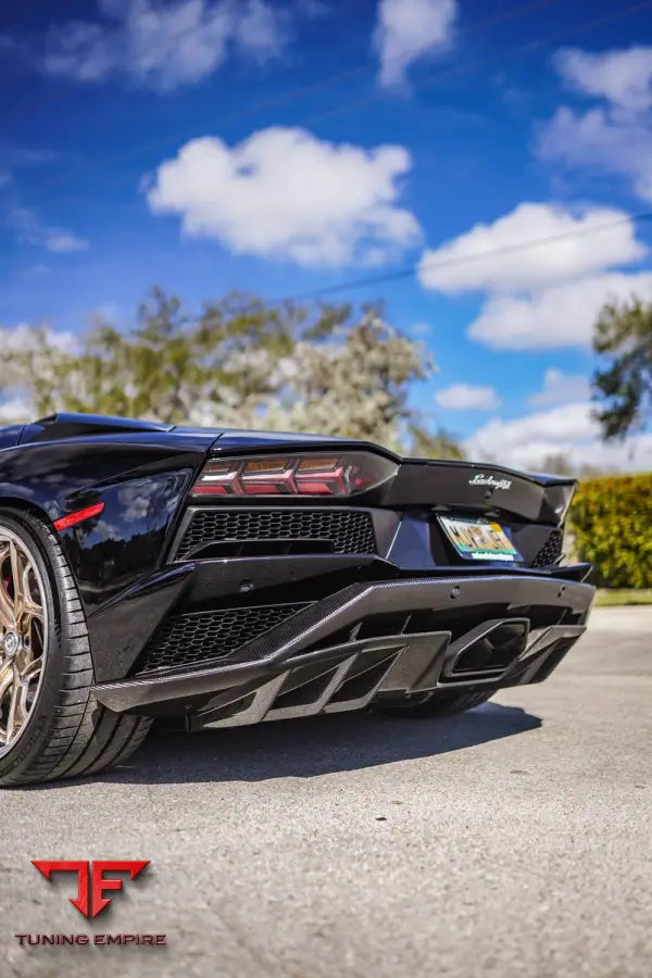 1016 LAMBORGHINI AVENTADOR S CARBON PARTS