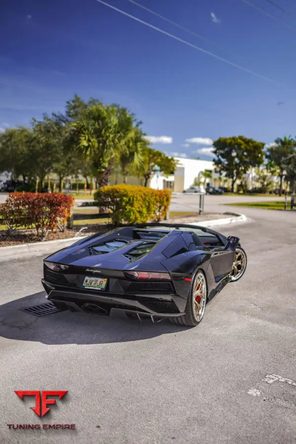 1016 LAMBORGHINI AVENTADOR S CARBON PARTS