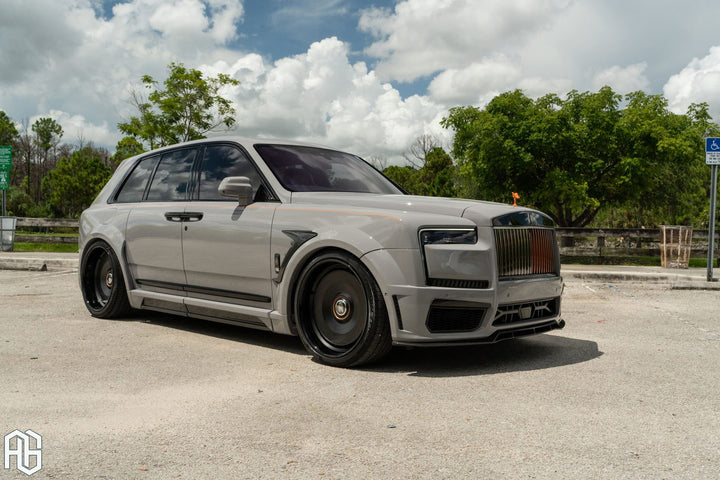 1016 Rolls-Royce Cullinan on custom forged wheels