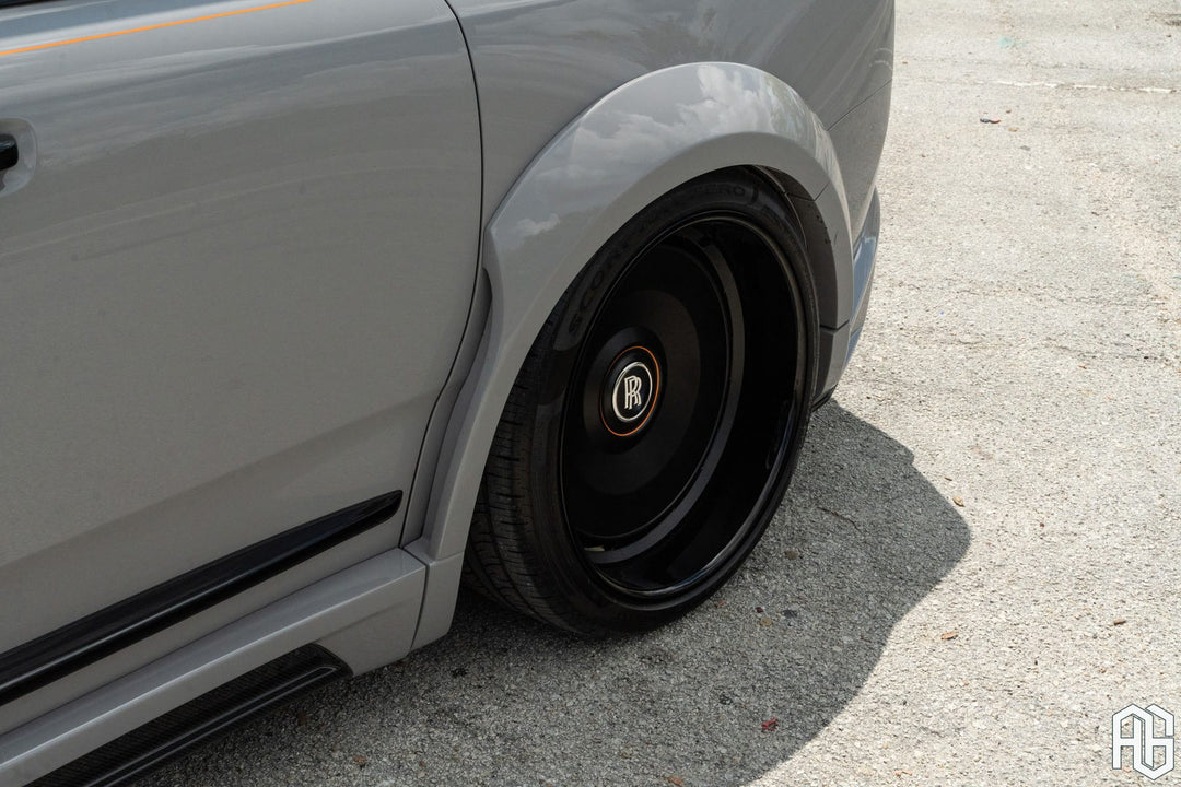 1016 Rolls-Royce Cullinan on custom forged wheels