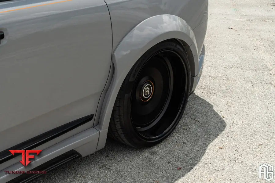 1016 Rolls-Royce Cullinan on custom forged wheels