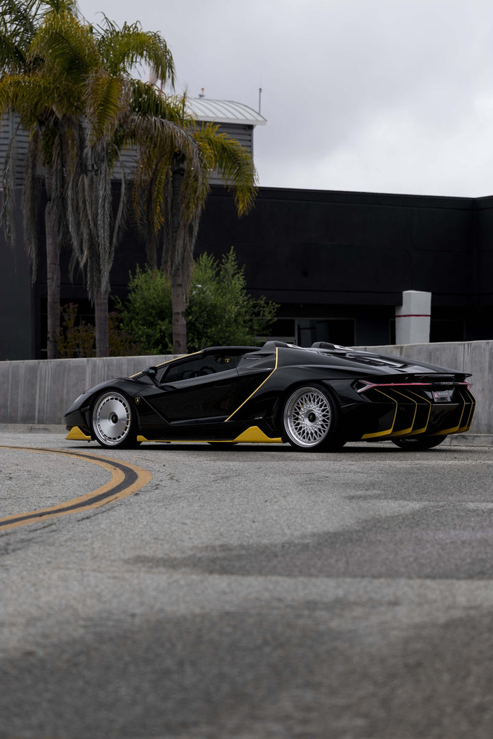 LAMBORGHINI URUS CENTENARIO WHEELS AND EXHAUST SYSTEM