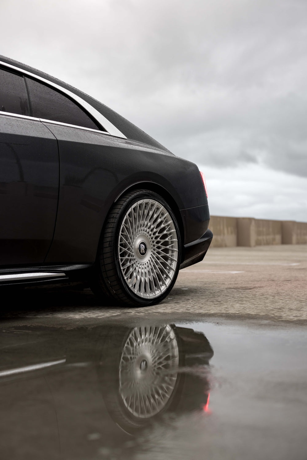 ROLLS ROYCE SPECTRE FORGED WHEELS AND EXHAUST SYSTEM