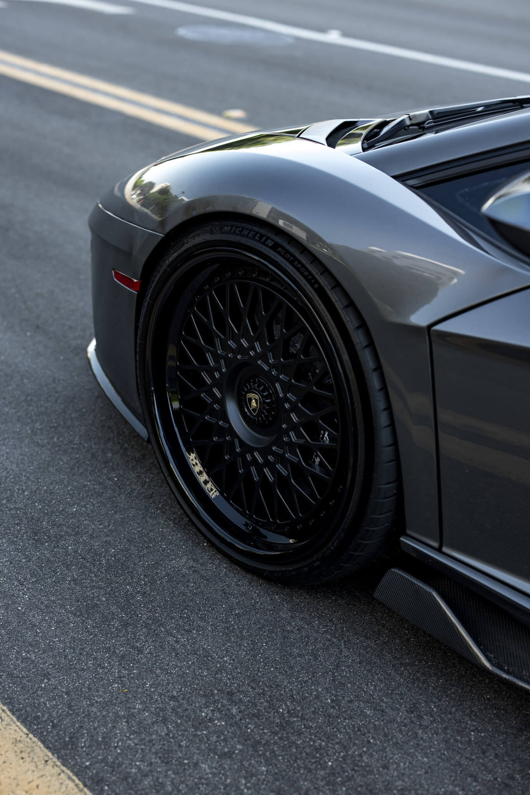LAMBORGHINI ULTIMAE FORGED WHEELS AND EXHAUST SYSTEM