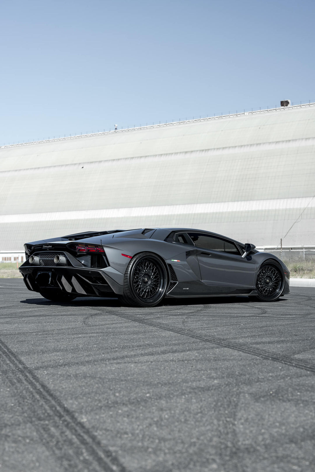 LAMBORGHINI ULTIMAE FORGED WHEELS AND EXHAUST SYSTEM