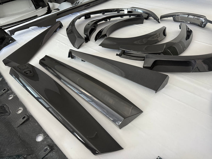 FERRARI PUROSANGUE OEM STYLE CARBON FIBER BODY KIT