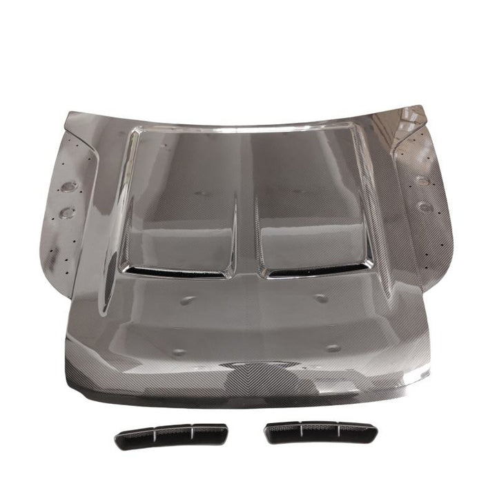 LAND ROVER DEFENDER DRY CARBON FIBER BONNET WITH VENTS 2020-2023