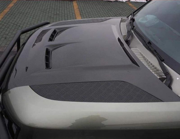 LAND ROVER DEFENDER DRY CARBON FIBER BONNET WITH VENTS 2020-2023
