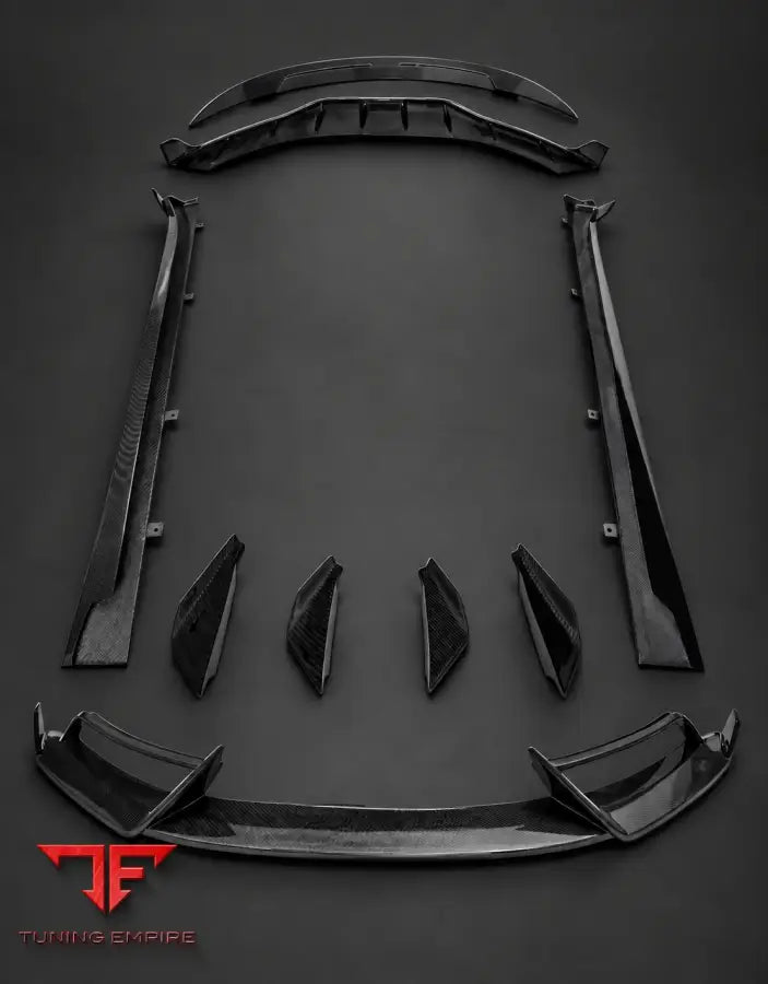 ASTON MARTIN DB11 CARBON BODY KIT 2016+