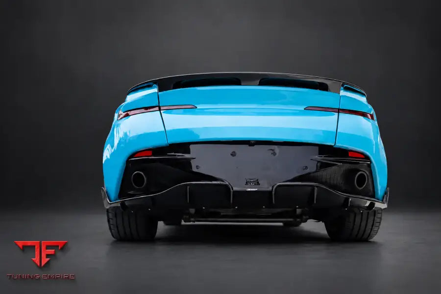 ASTON MARTIN DB11 CARBON BODY KIT 2016+