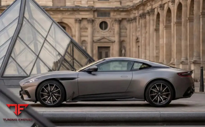 ASTON MARTIN DB11 CARBON FIBER BODY KIT 2016-2023Y