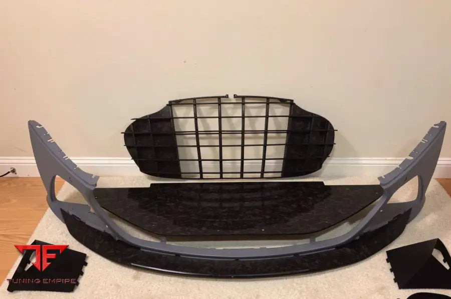 ASTON MARTIN DB11 CARBON FIBER BODY KIT