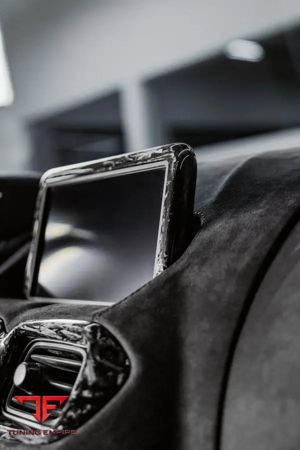 ASTON MARTIN DB11 CARBON FIBER INTERIOR KIT