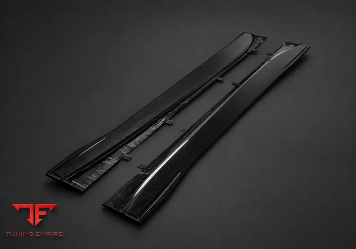 ASTON MARTIN DB11 CARBON FIBER PARTS