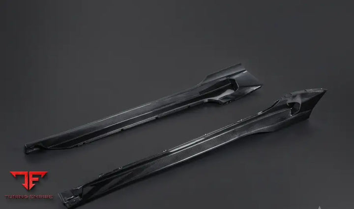 ASTON MARTIN DB11 CARBON FIBER PARTS