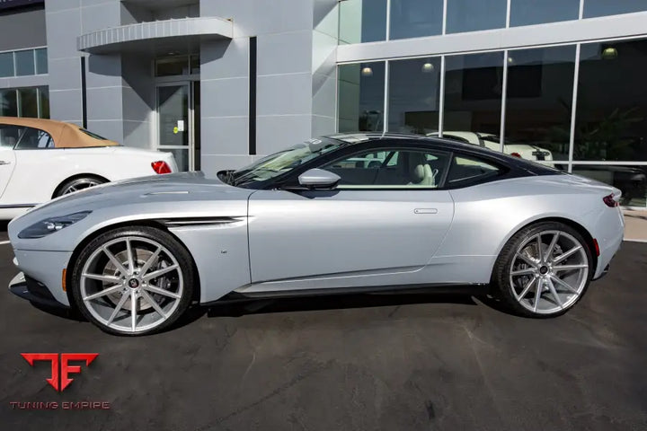 Aston Martin DB11