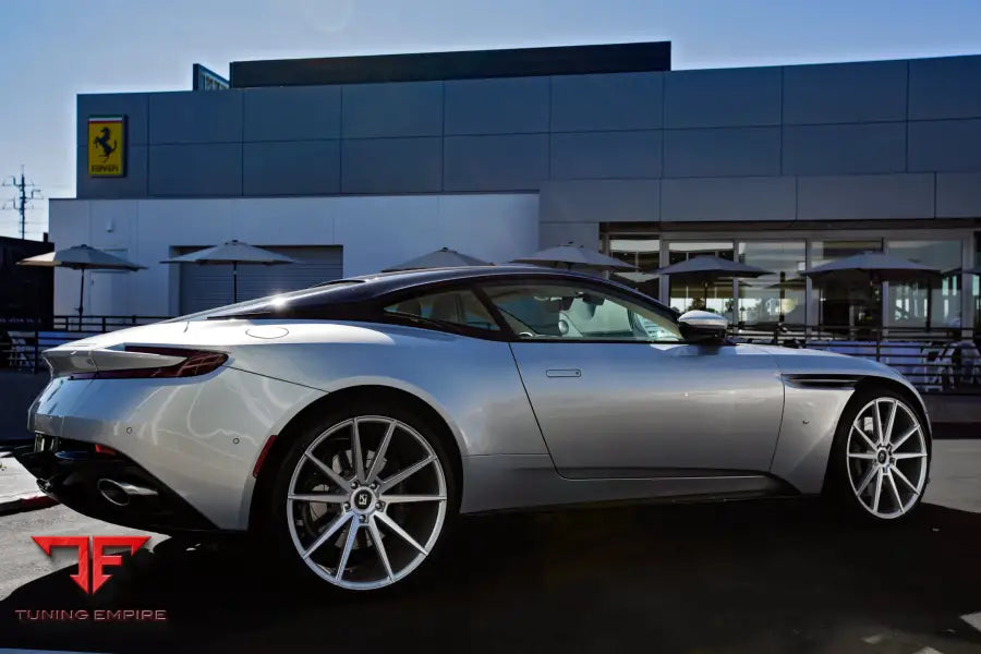 Aston Martin DB11