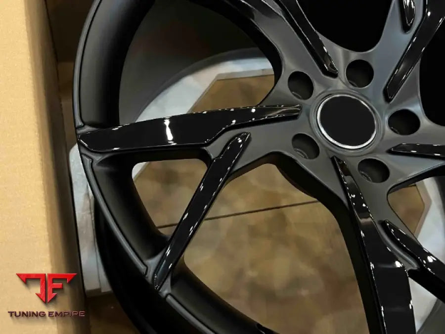 ASTON MARTIN DB11 WHEELS