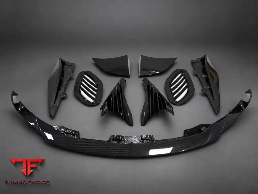 ASTON MARTIN DBS 770 CARBON FIBER BODY KIT