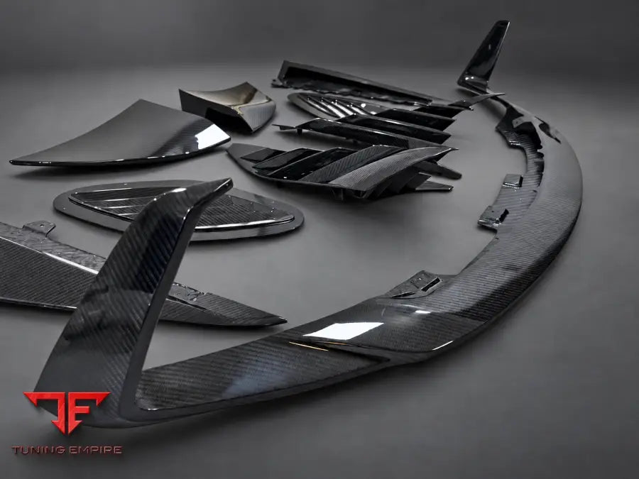 ASTON MARTIN DBS 770 CARBON FIBER BODY KIT