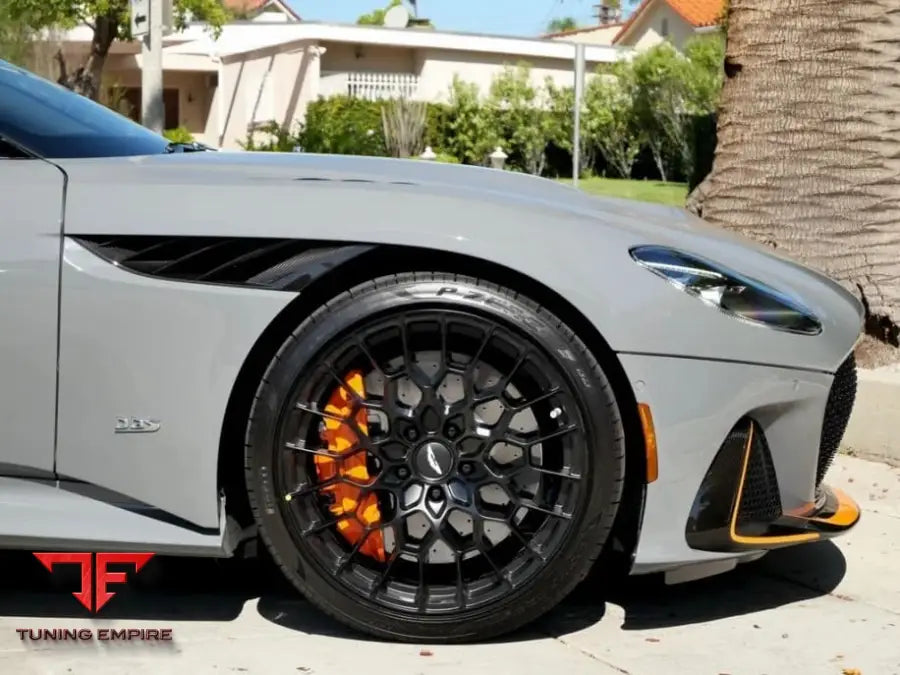 ASTON MARTIN DBS 770 CARBON FIBER BODY KIT