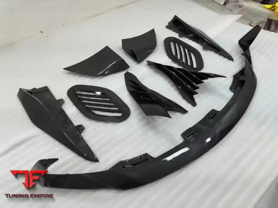 ASTON MARTIN DBS 770 CARBON FIBER BODY KIT