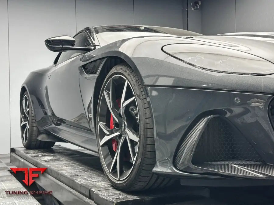 ASTON MARTIN DBS 770 CARBON KIT