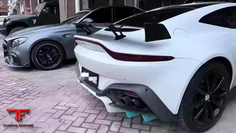 ASTON MARTIN VANTAGE F1 CARBON FIBER BODY KIT