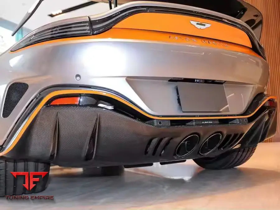 ASTON MARTIN VANTAGE V12 CARBON FIBER BODY KIT