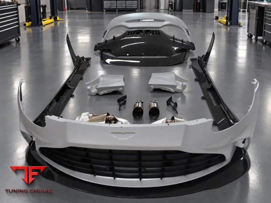 ASTON MARTIN VANTAGE V8 CARBON BODY KIT UPGRADE TO V12 LOOK 2018-2023