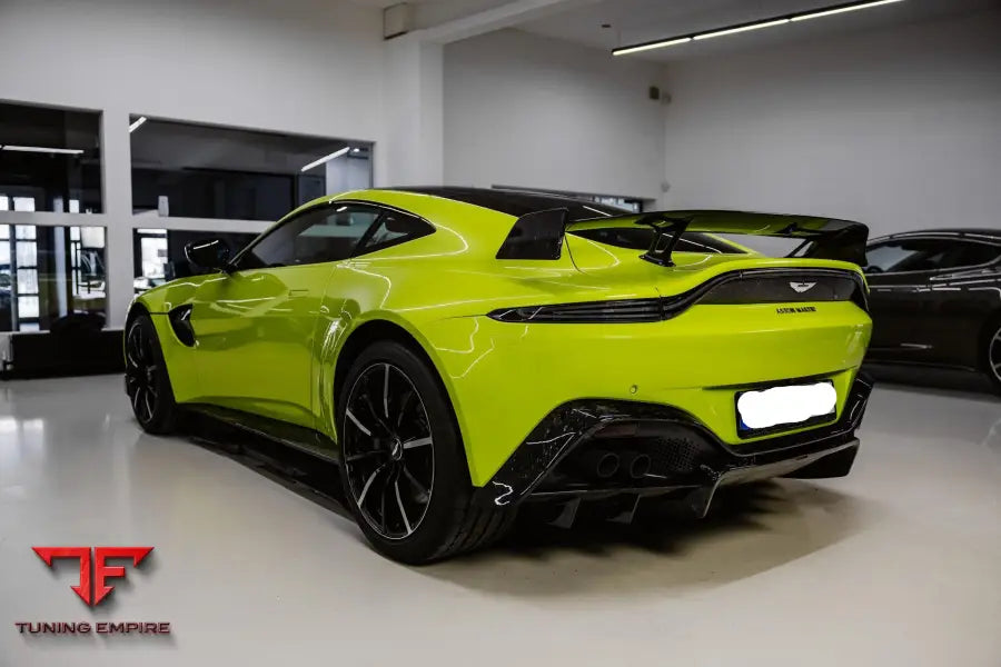 ASTON MARTIN VANTAGE AM6 F1 CARBON FIBER BODY KIT