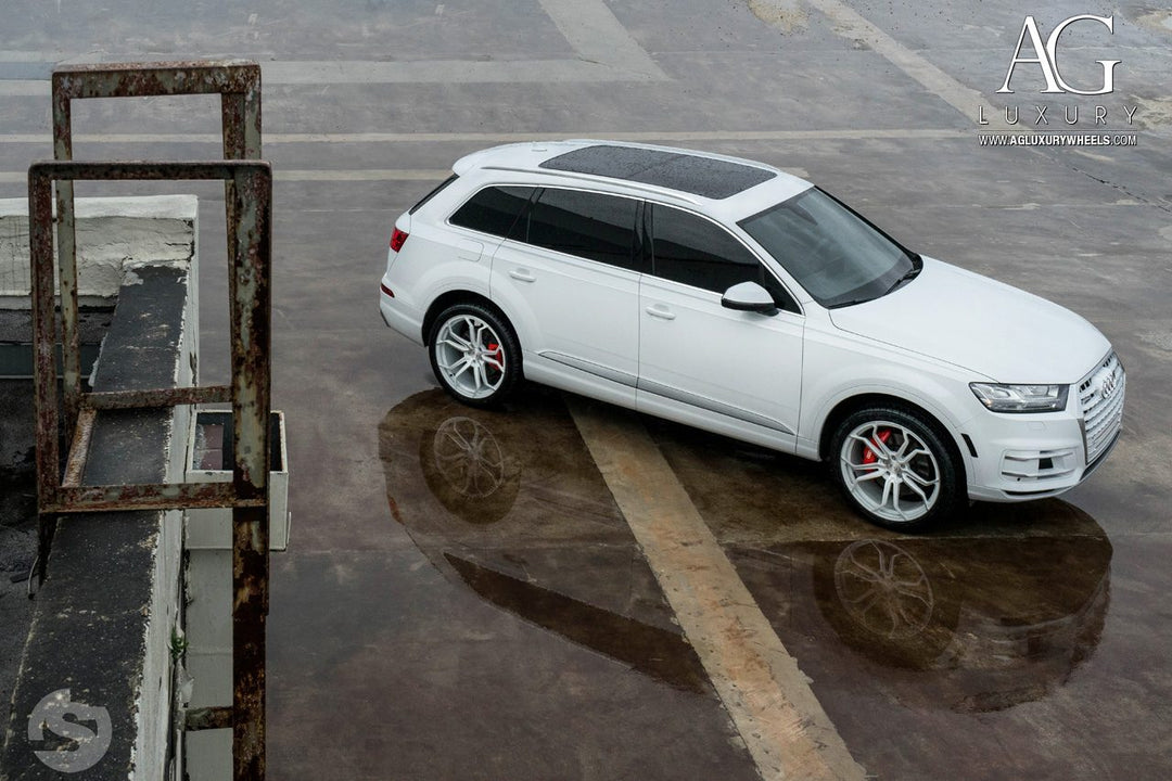 Audi Q7 on custom forged wheels