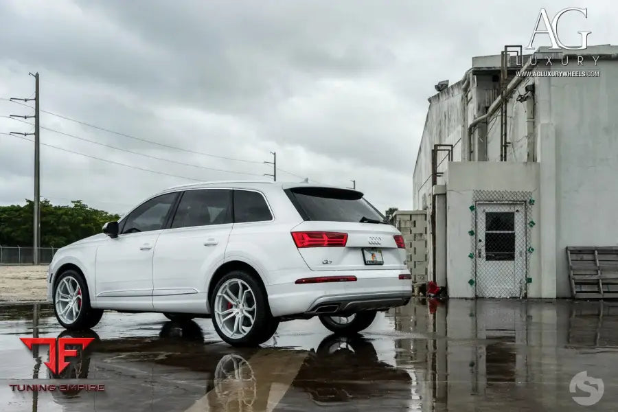 Audi Q7 on custom forged wheels