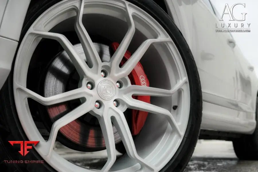 Audi Q7 on custom forged wheels