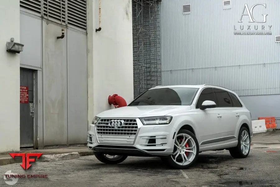 Audi Q7 on custom forged wheels