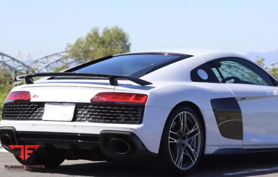 AUDI R8 2016Y UPGRADE TO 2020Y BODY KIT
