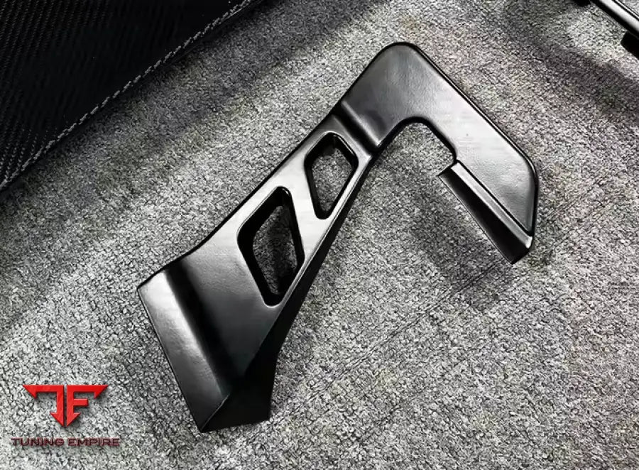 AUDI R8 CARBON BODY KIT PARTS