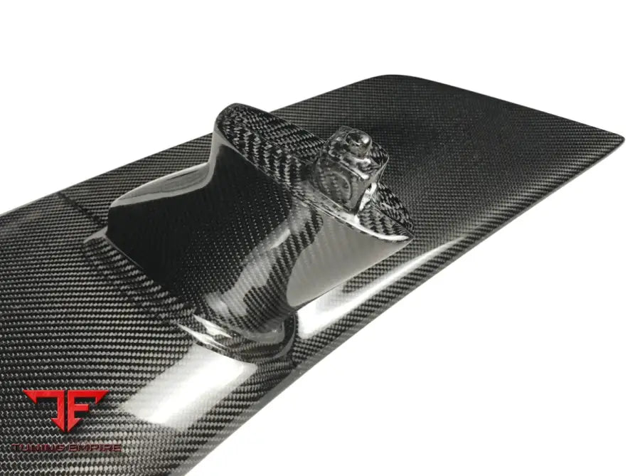 TOYOTA R8 CARBON BODY KITS PARTS