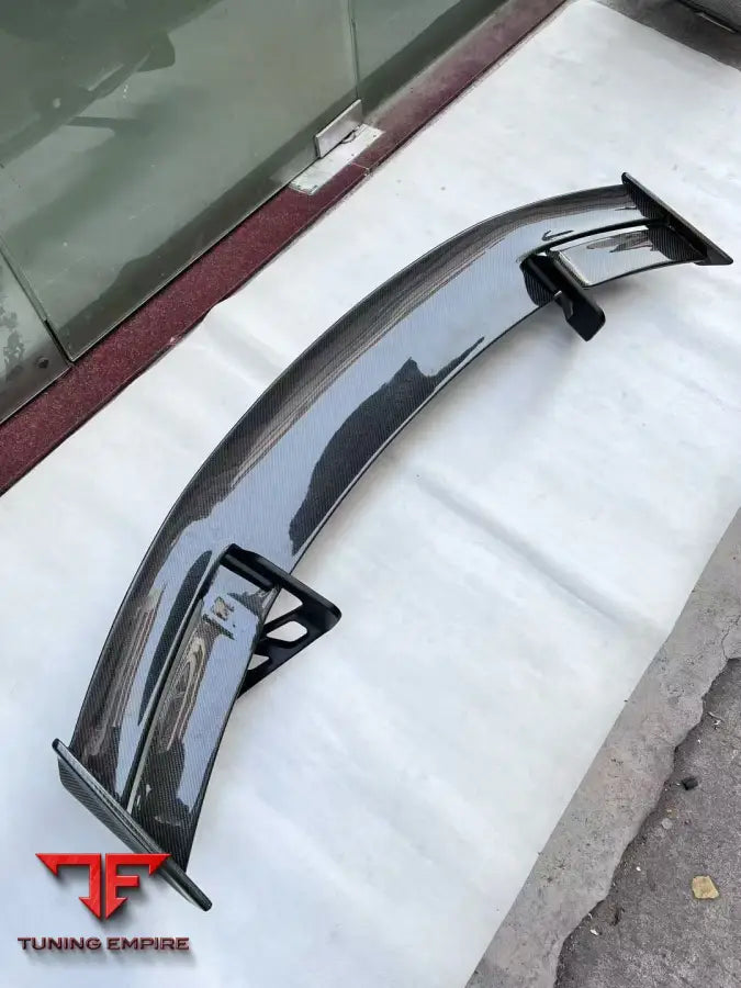 AUDI R8 CARBON FIBER AERODYNAMIC KIT