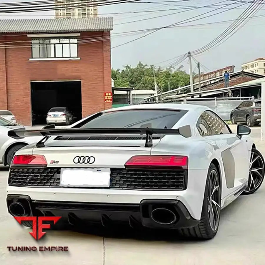 AUDI R8 CARBON FIBER AERODYNAMIC KIT