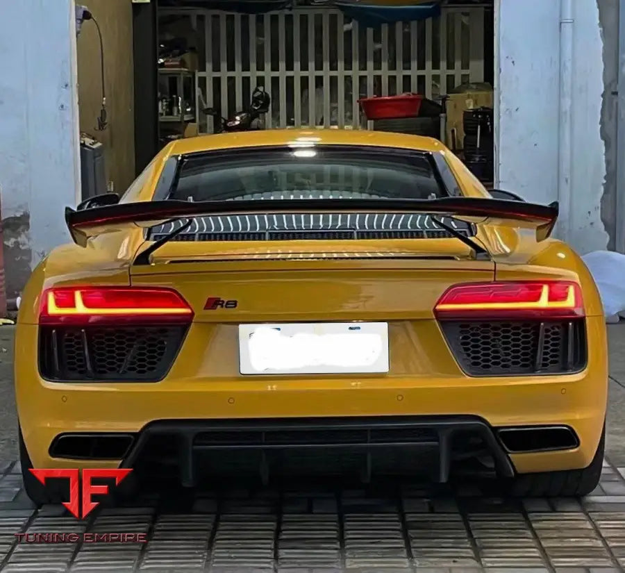 AUDI R8 CARBON FIBER AERODYNAMIC KIT