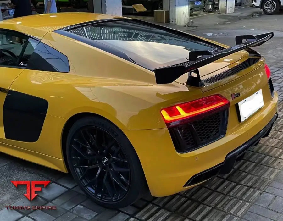 AUDI R8 CARBON FIBER AERODYNAMIC KIT