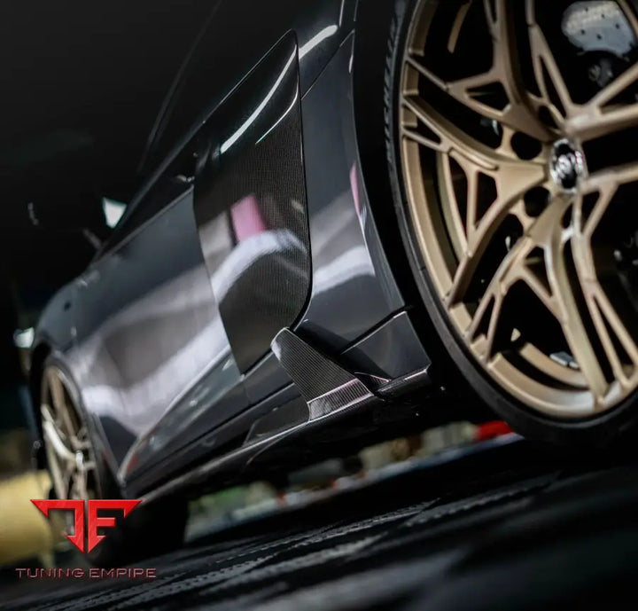 AUDI R8 CARBON FIBER AERODYNAMIC KIT