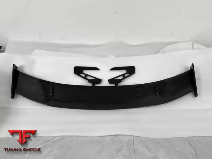 AUDI R8 CARBON FIBER BODY KIT