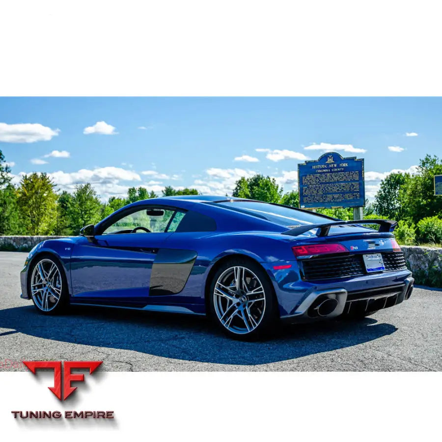 AUDI R8 CARBON FIBER PARTS