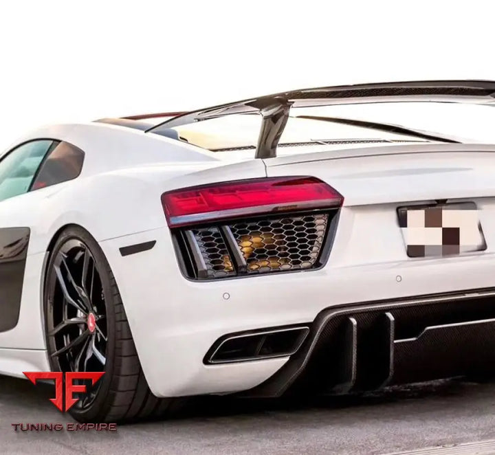 AUDI R8 CARBON FIBER PARTS