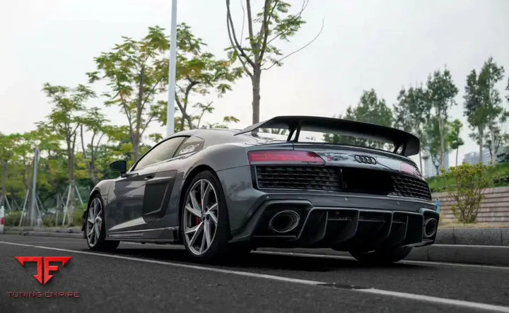 AUDI R8 CARBON FIBER PARTS