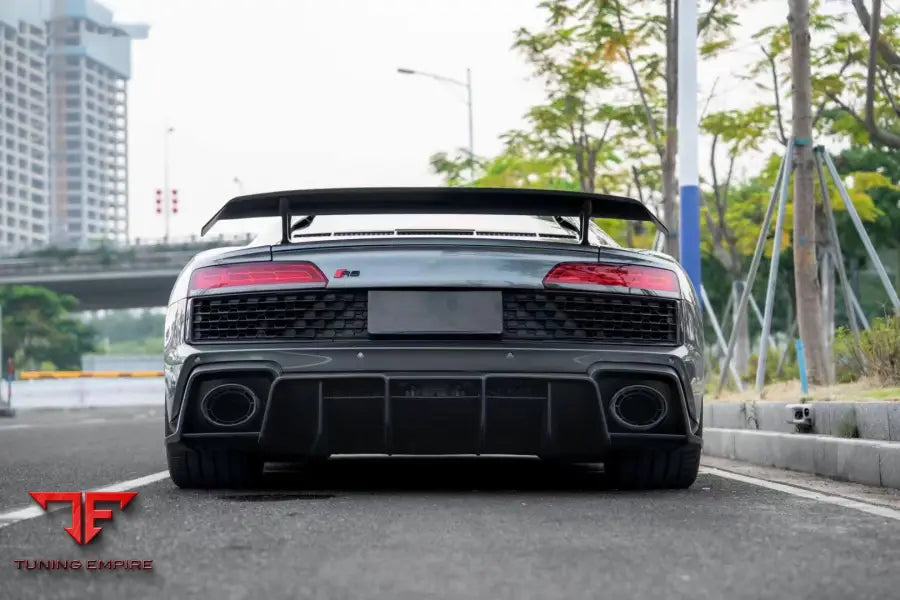 AUDI R8 CARBON FIBER PARTS